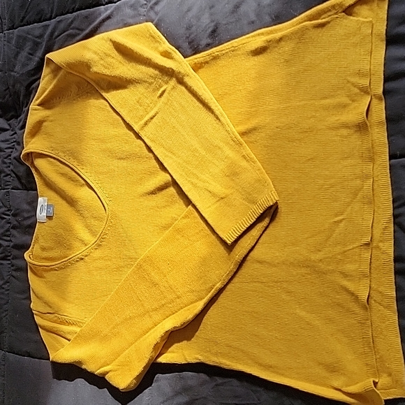 Sweater - Picture 1 of 1